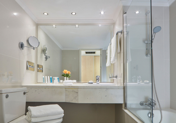 Bathrooms in all standard rooms